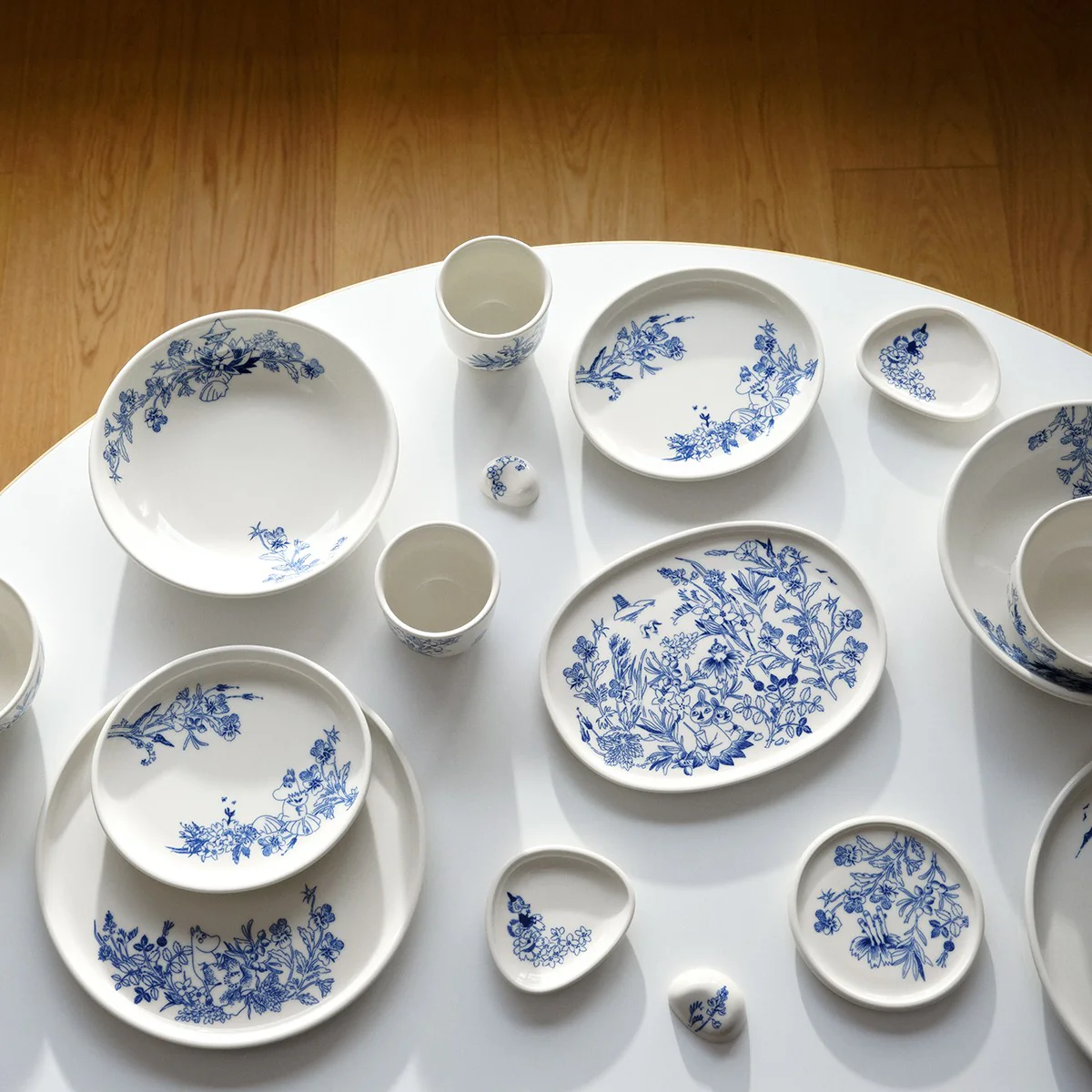 Arabia Moomin Haru White / Blue Pasta Bowl - Image 5