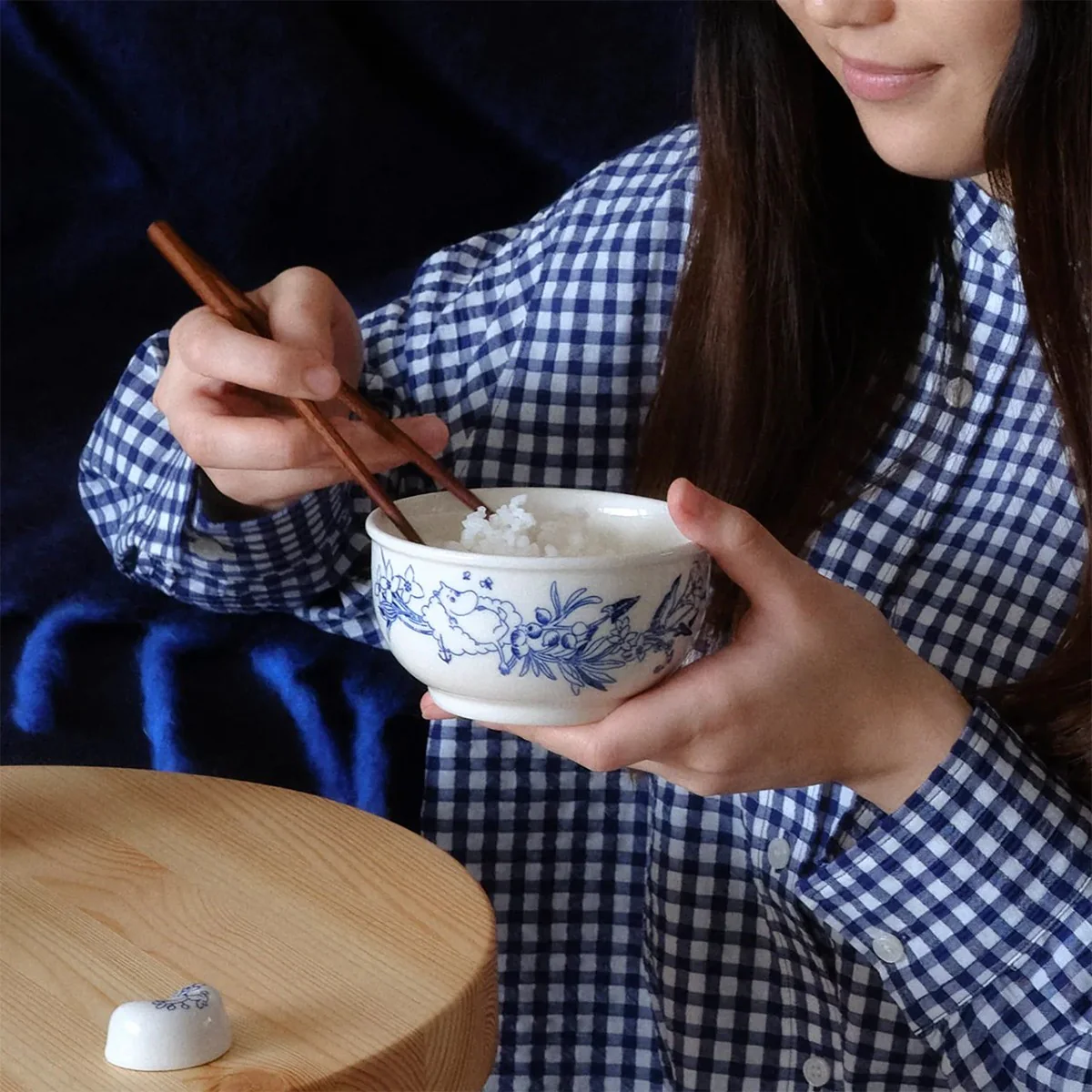 Arabia Moomin Haru White / Blue Chopstick Stand - Set of 2 - Image 3