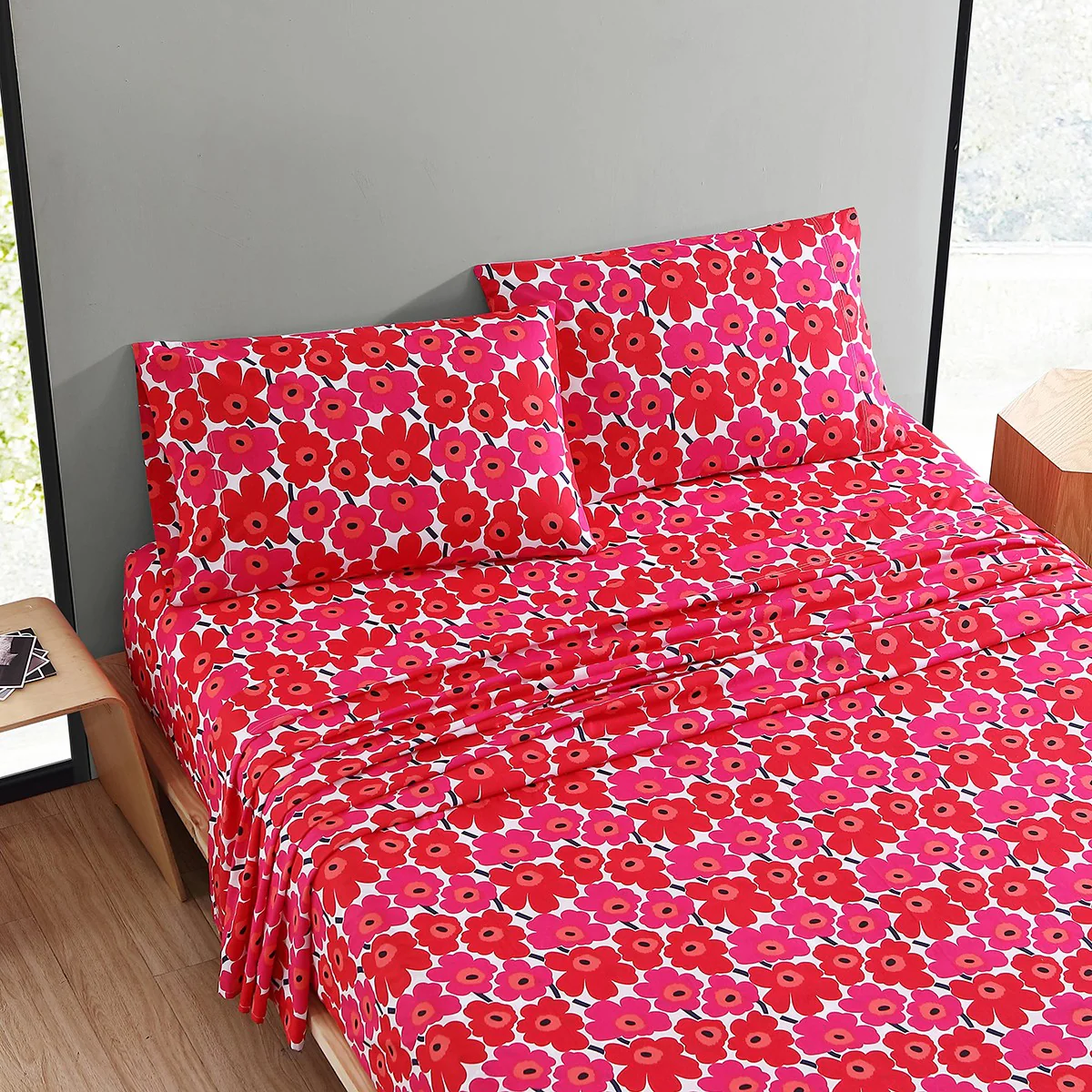 Marimekko Mini Unikko Red Queen Sheet Set - Image 4