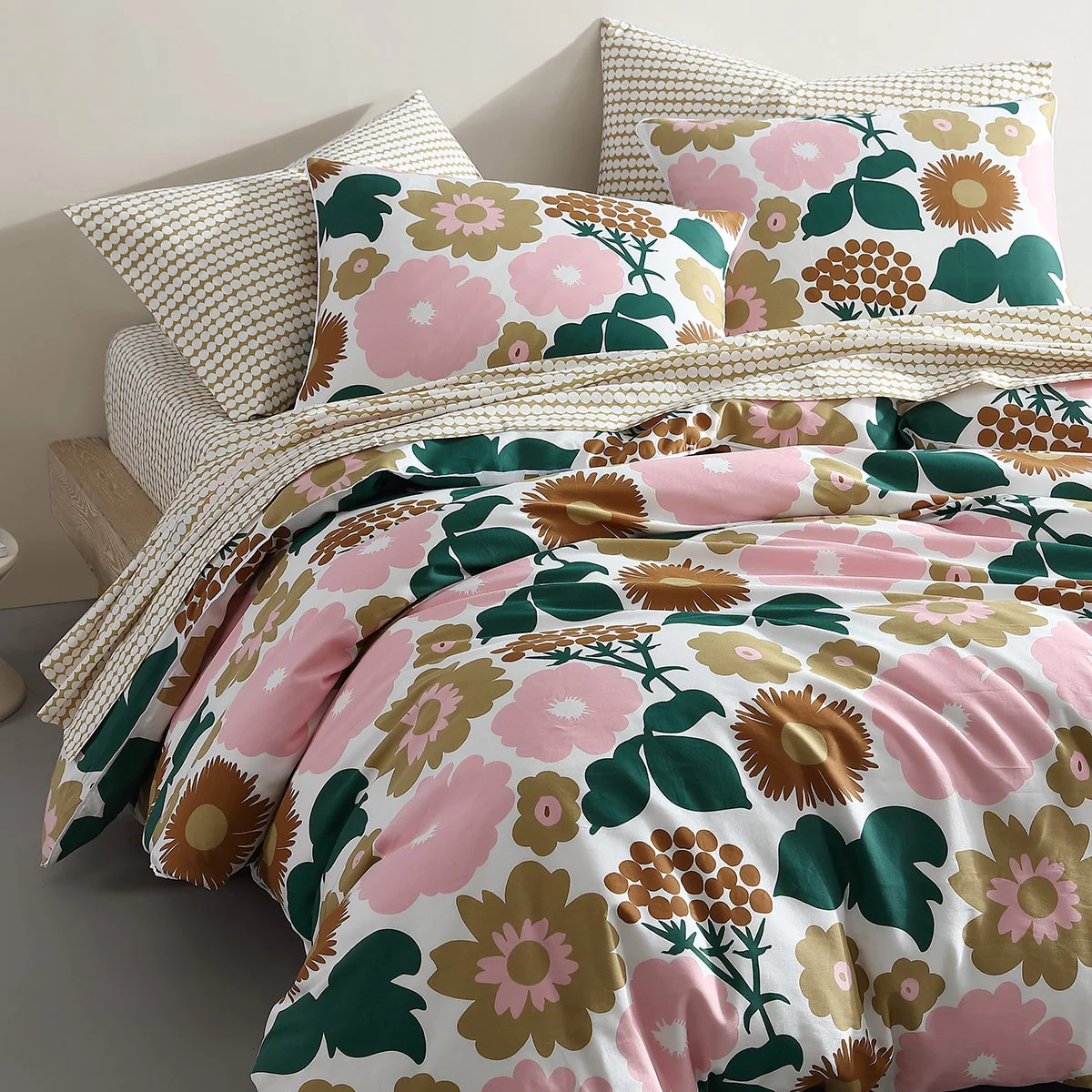 Marimekko Pieni Kukkatori Pink / Beige / Green Full / Queen Duvet Cover Set - Image 2