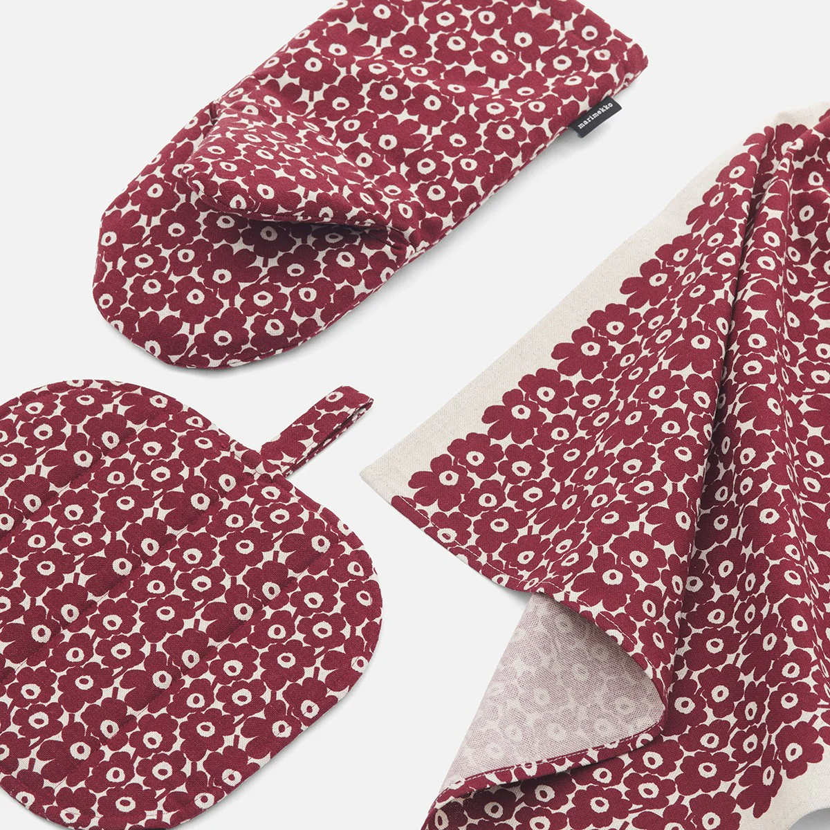 Marimekko Pikkuinen Unikko Burgundy / Cream Oven Mitt & Tea Towel Set - Image 2
