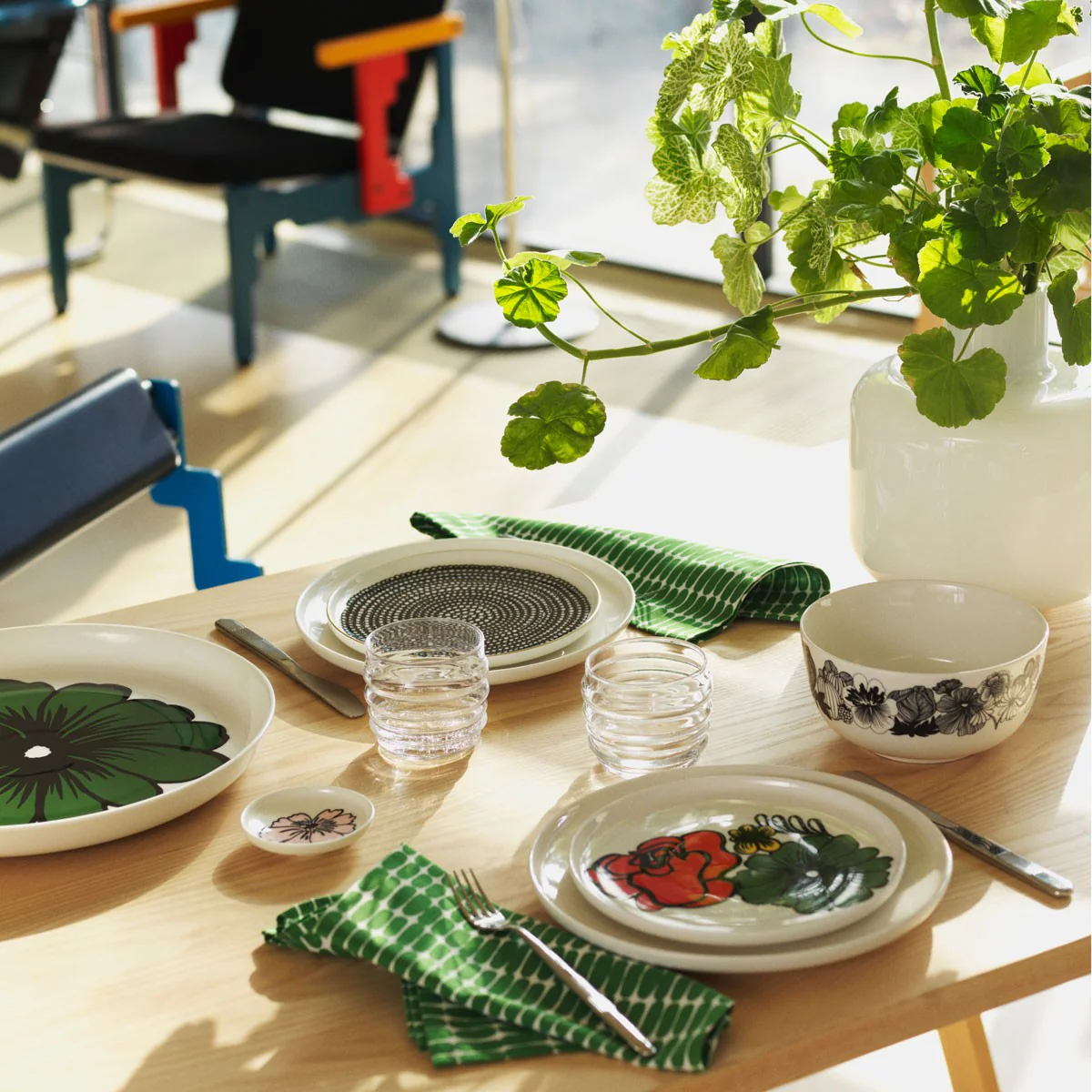 Marimekko Siirtolapuutarha Small Serving Bowl - Image 3