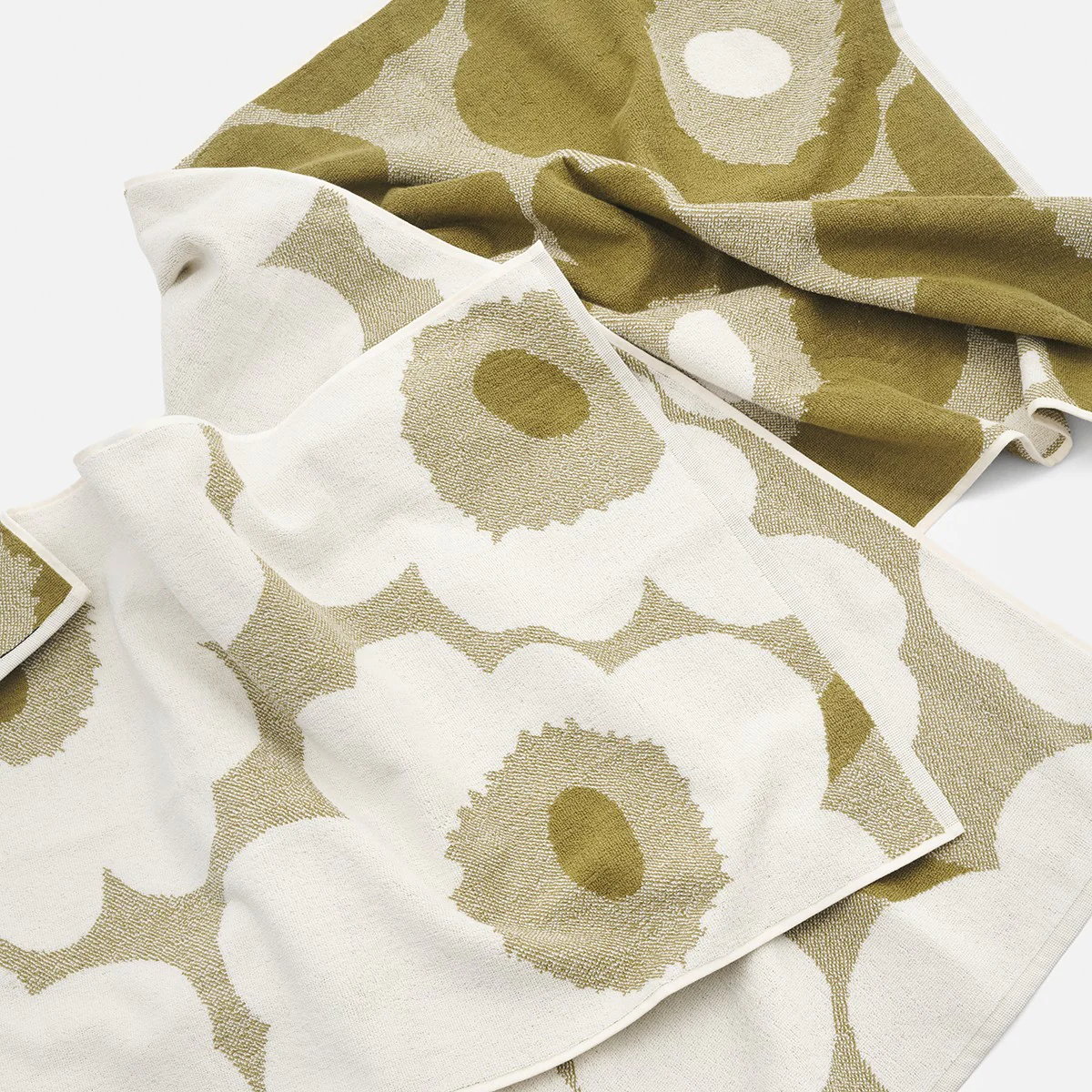 Marimekko Unikko Olive Green / Cream Bath Towel - Image 3