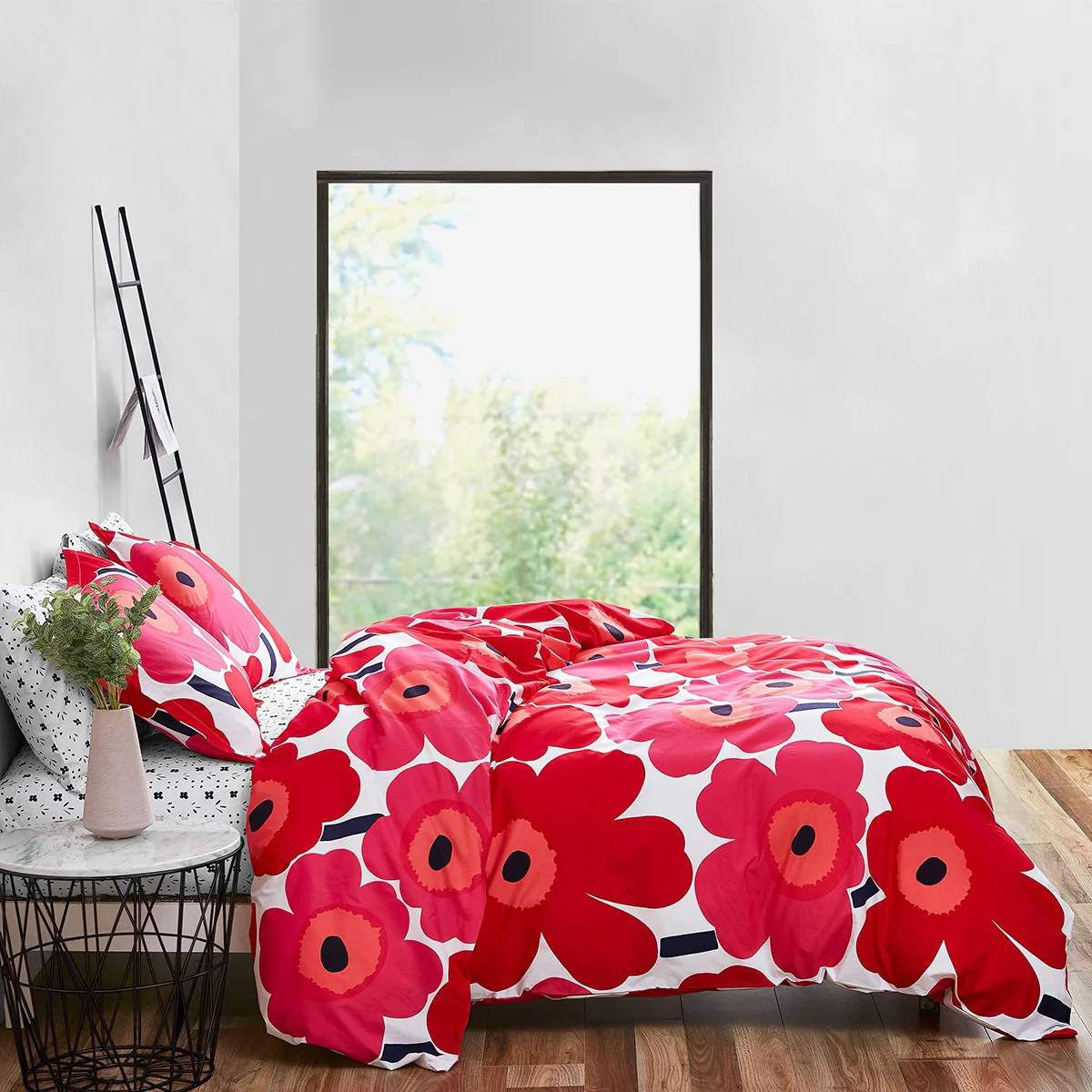 Marimekko Unikko Red Full / Queen Duvet Cover Set - Image 3